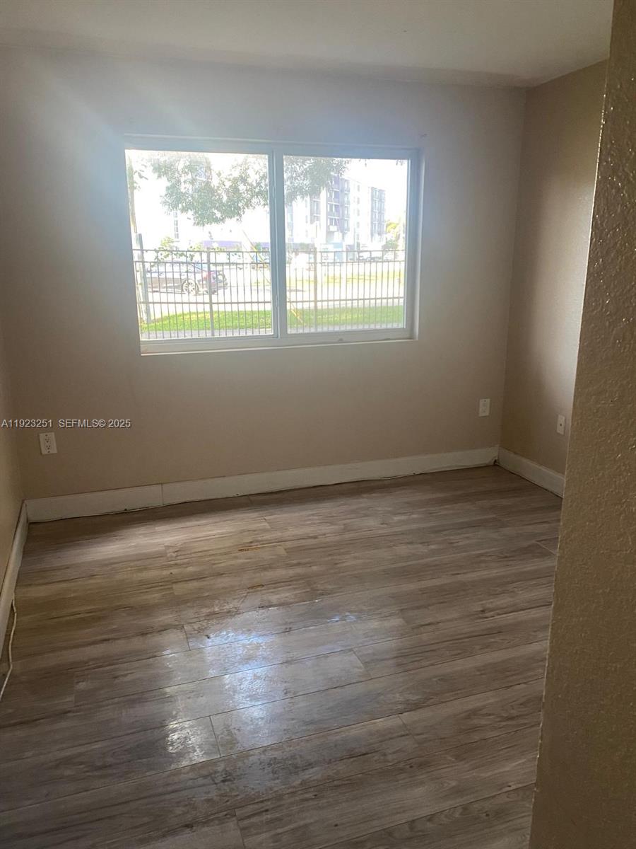 VISTA TRACE 2 CONDO - Residential