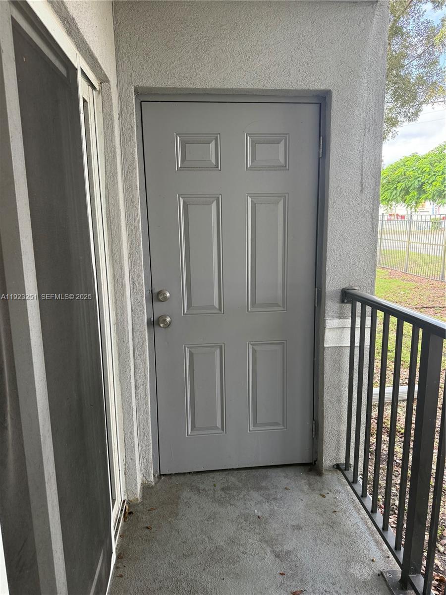 VISTA TRACE 2 CONDO - Residential