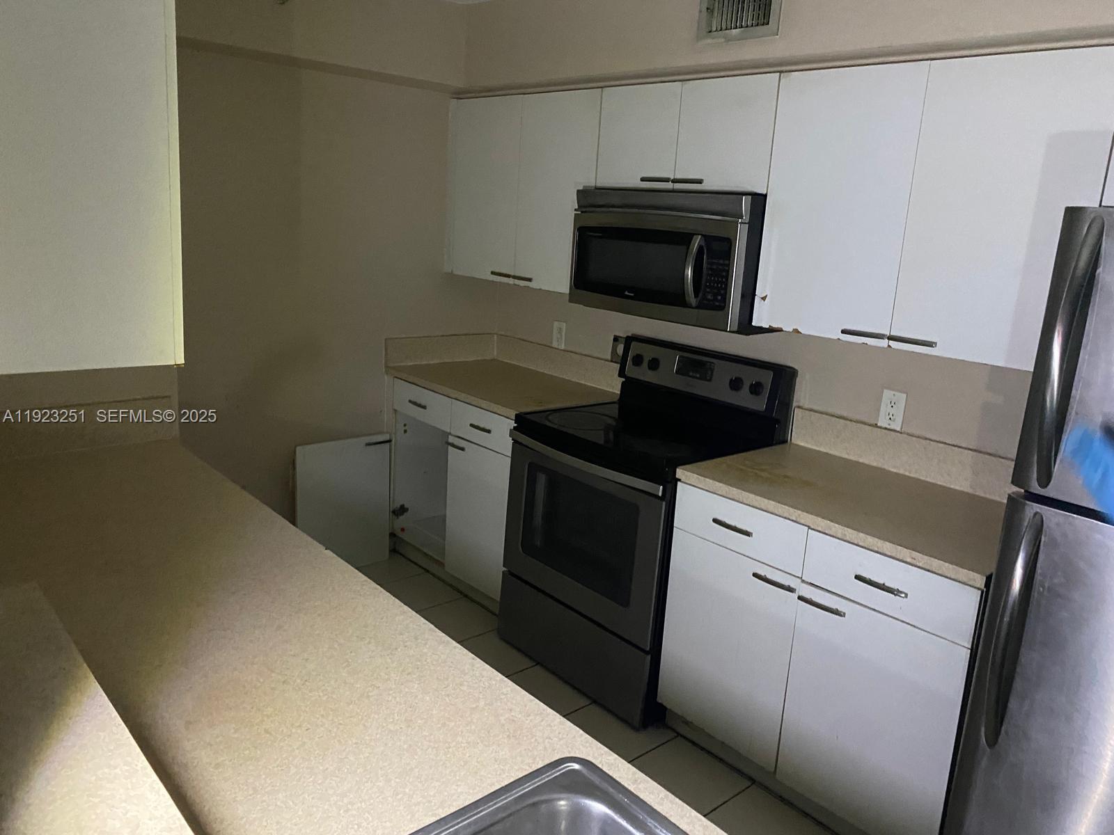 VISTA TRACE 2 CONDO - Residential