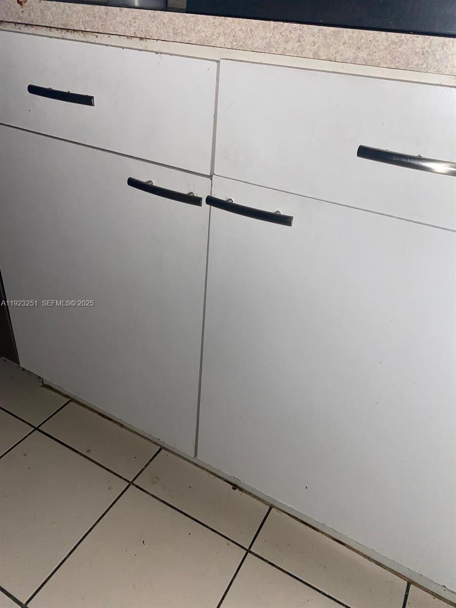 VISTA TRACE 2 CONDO - Residential