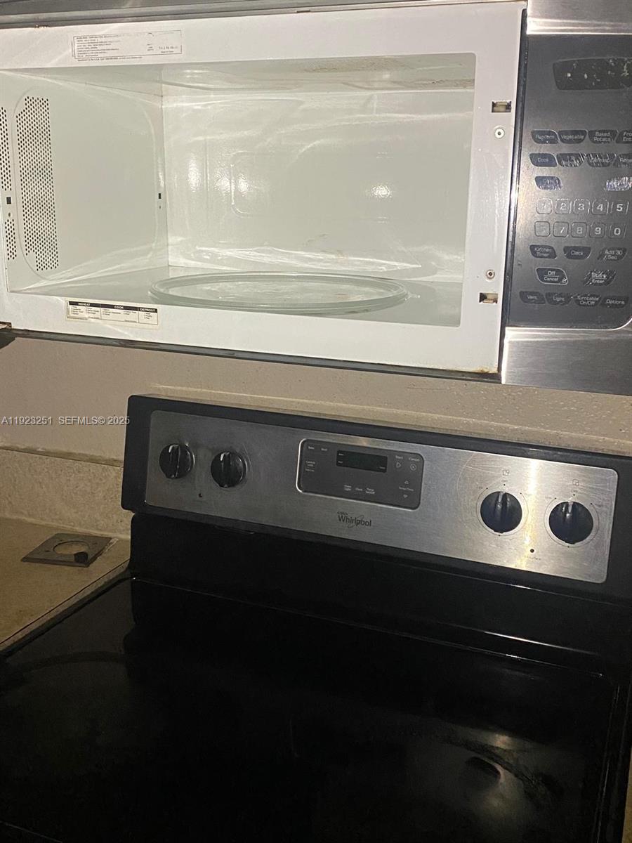 VISTA TRACE 2 CONDO - Residential