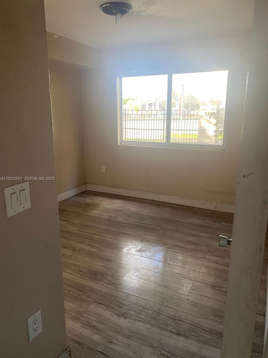 VISTA TRACE 2 CONDO - Residential