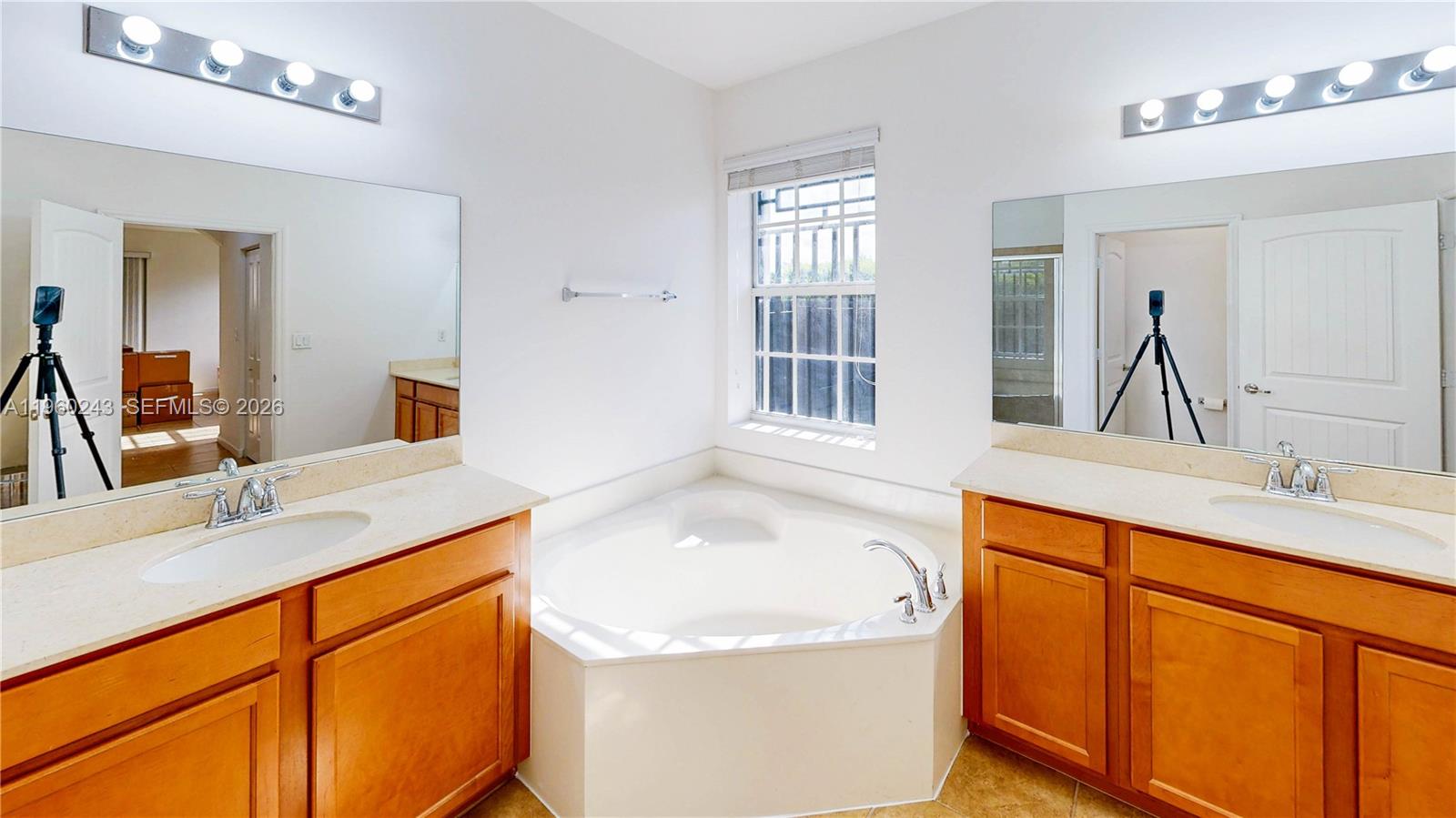 ESTATE MANSIONS 1ST ADDN - Residential