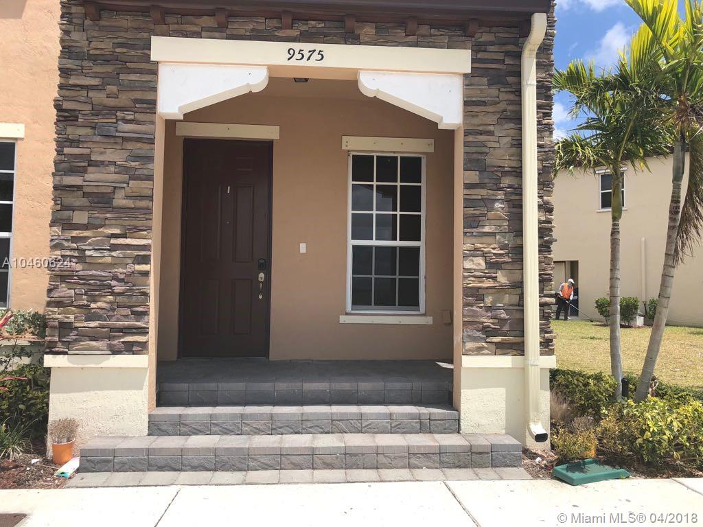 KENDALL COMMONS TOWNHOMES - Residential Lease