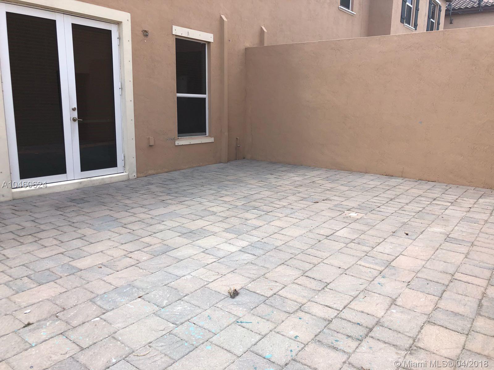 KENDALL COMMONS TOWNHOMES - Residential Lease