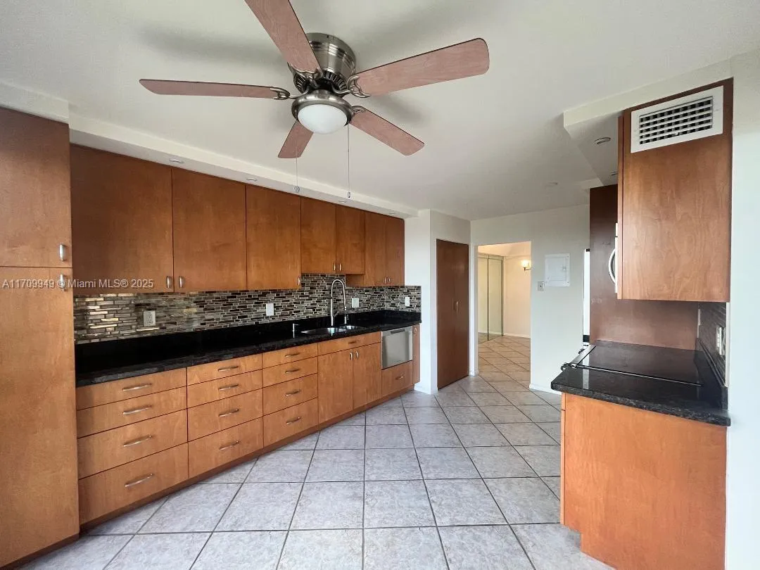 Fort Lauderdale, Florida 33305, United States, 2 Bedrooms Bedrooms, ,2 BathroomsBathrooms,Residential,Active,25212
