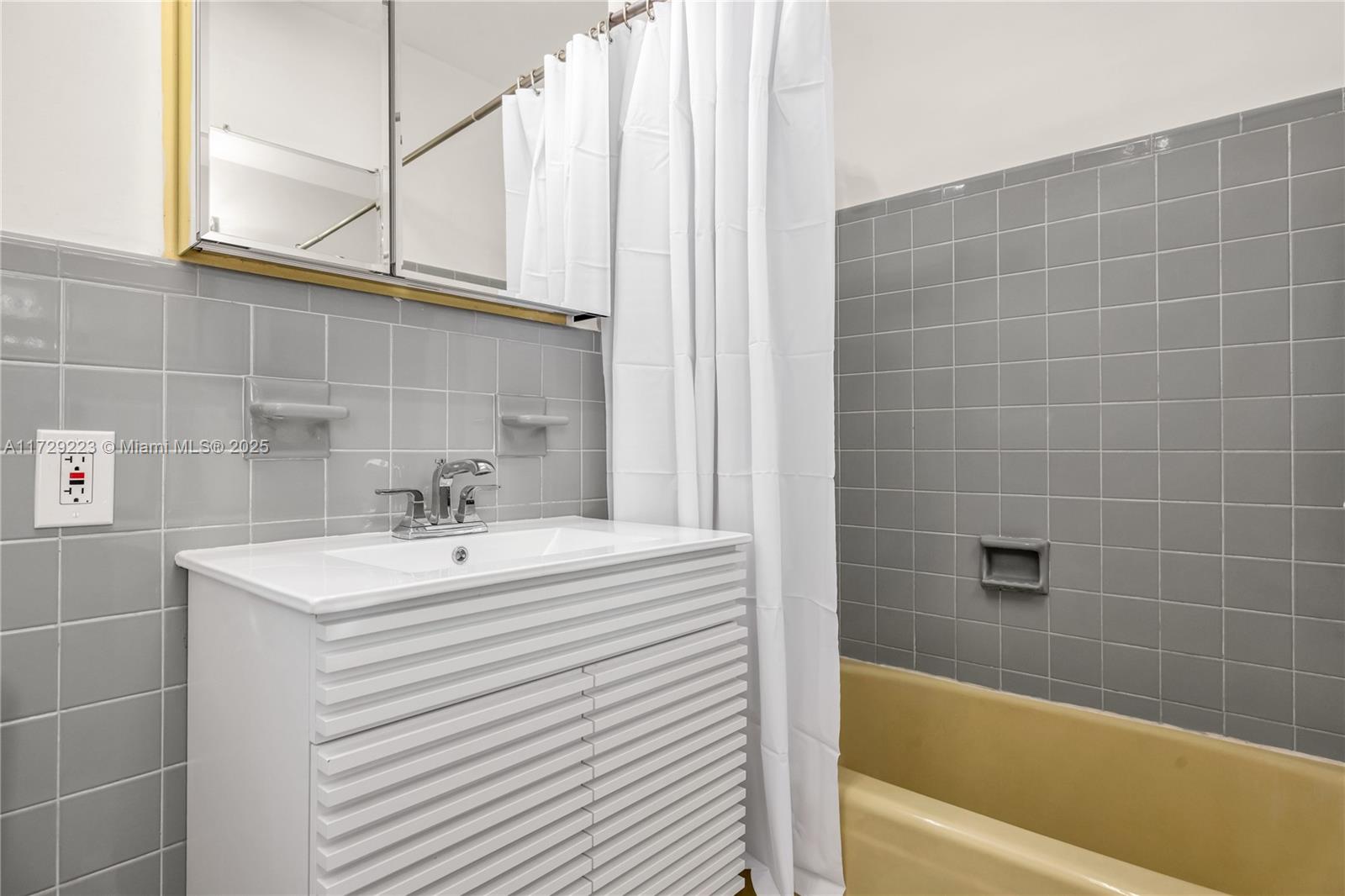 Mia Shrs Tucked Away - Residential