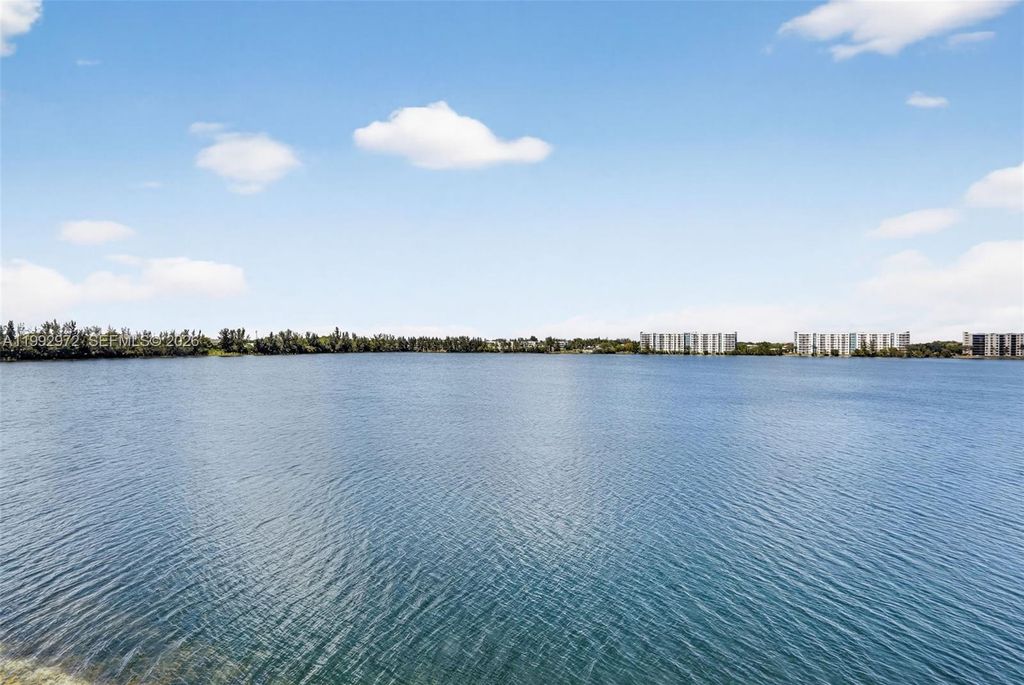 Photo of 117 Lake Emerald Dr #409, Oakland Park, FL 33309 (MLS # A11992972)