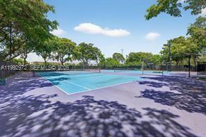 LAKE EMERALD CONDOMINIUM - Residential