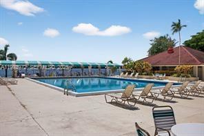 LAKE EMERALD CONDOMINIUM - Residential