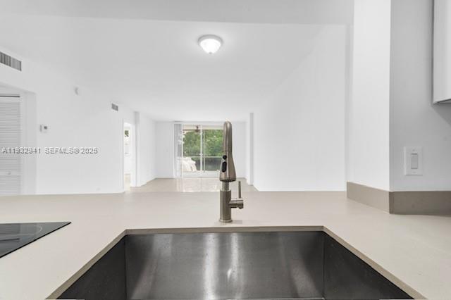 EASTERN SHORES WHITE HOUS - Residential