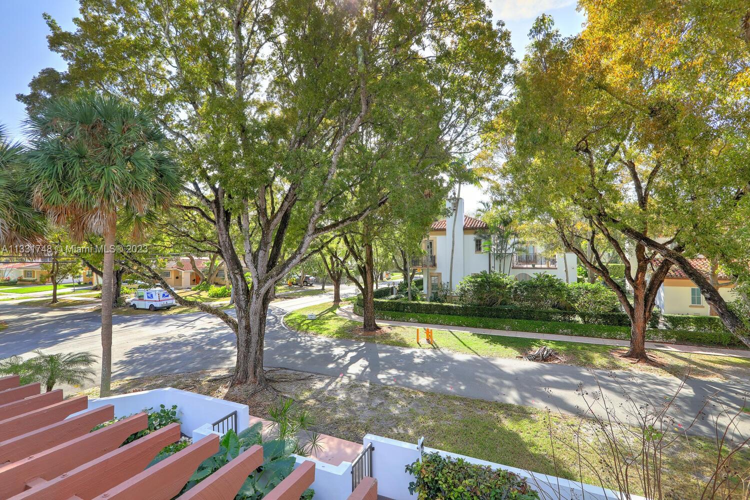 BILTMORE COURT VILLAS CON - Residential