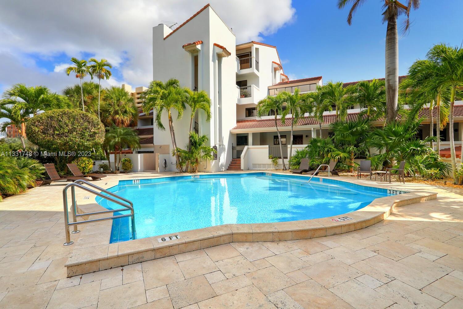 BILTMORE COURT VILLAS CON - Residential