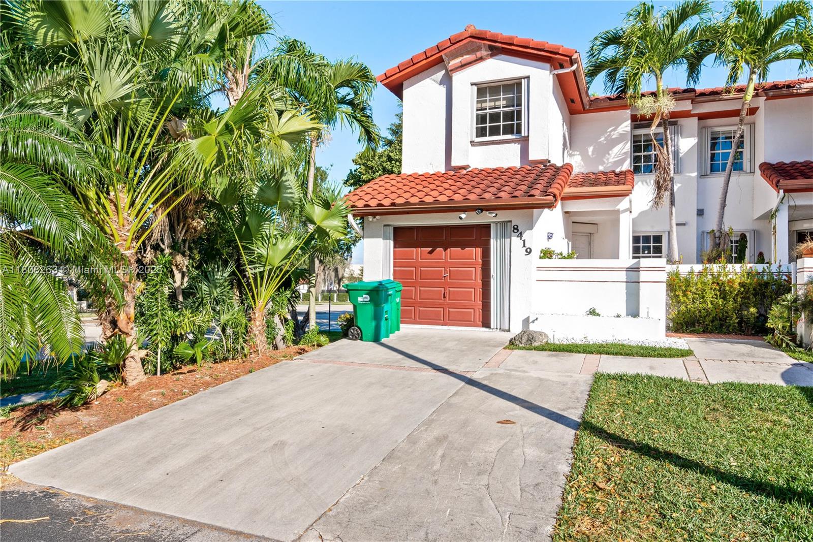 Rental Property at 8419 Sw 208th St, Cutler Bay, Miami-Dade County, Florida - Bedrooms: 4 
Bathrooms: 3  - $2,800 MO.