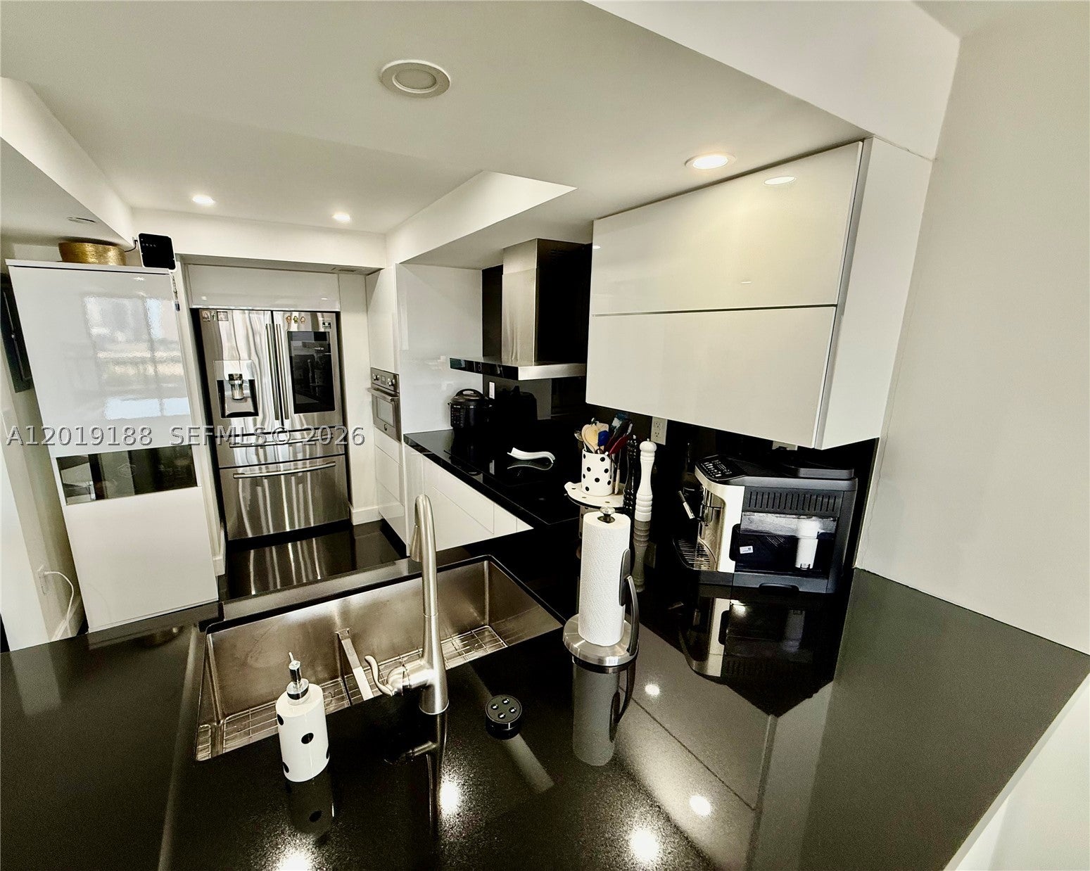 555 NE 15th St 15H