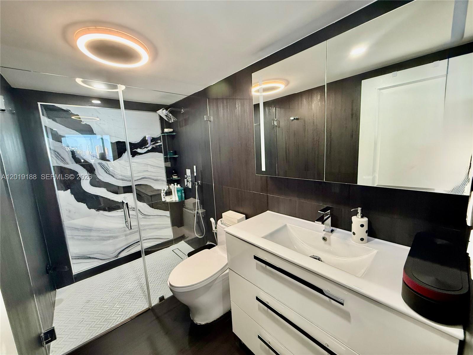 VENETIA CONDO - Residential