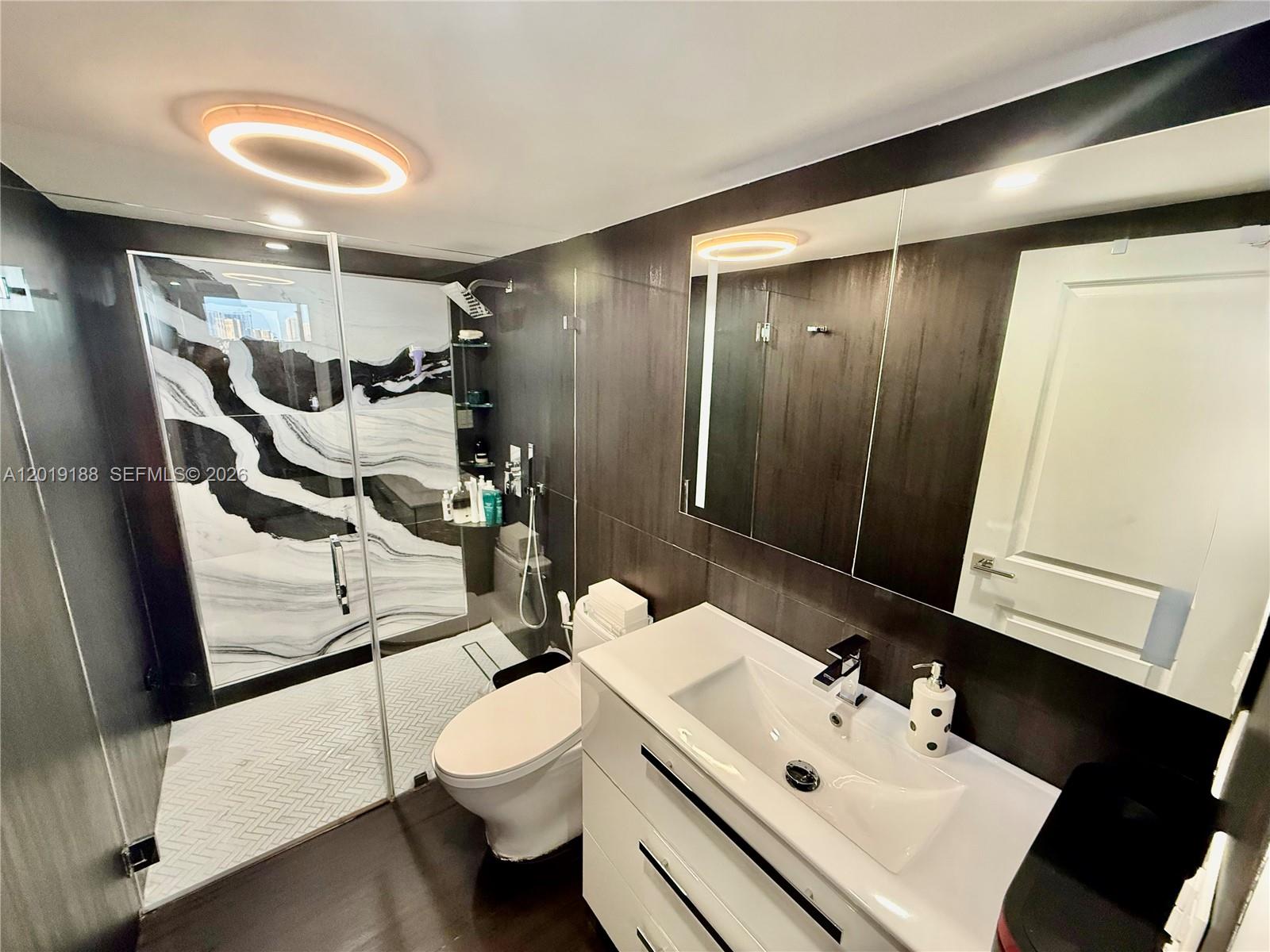 VENETIA CONDO - Residential