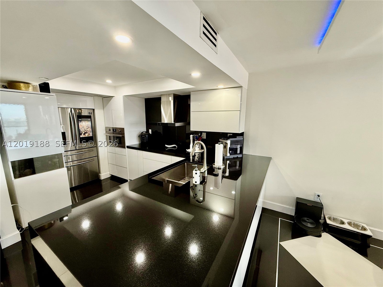 555 NE 15th St 15H