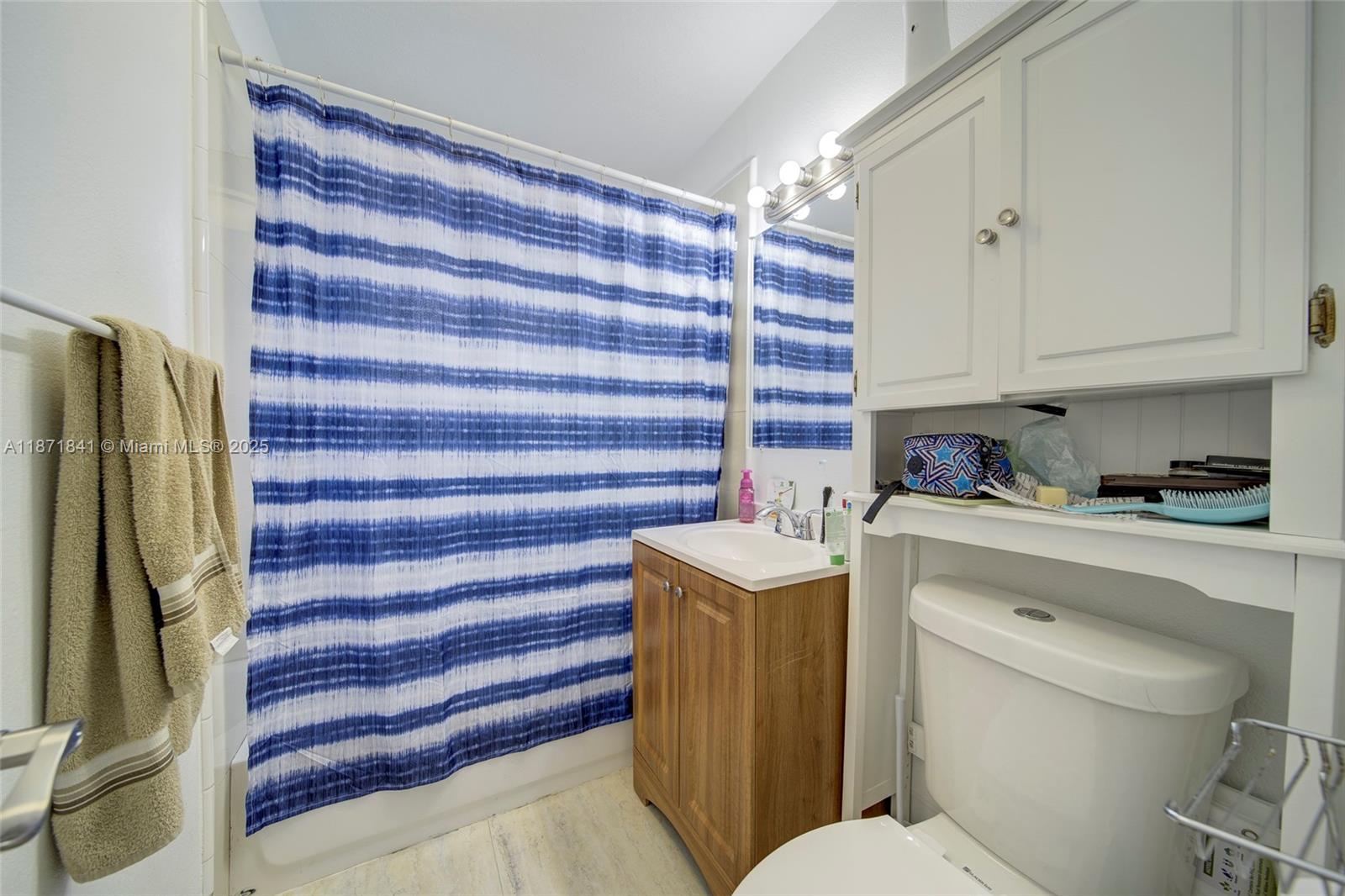 BISCAYNE VILLAGE HEIGHTS - Residential