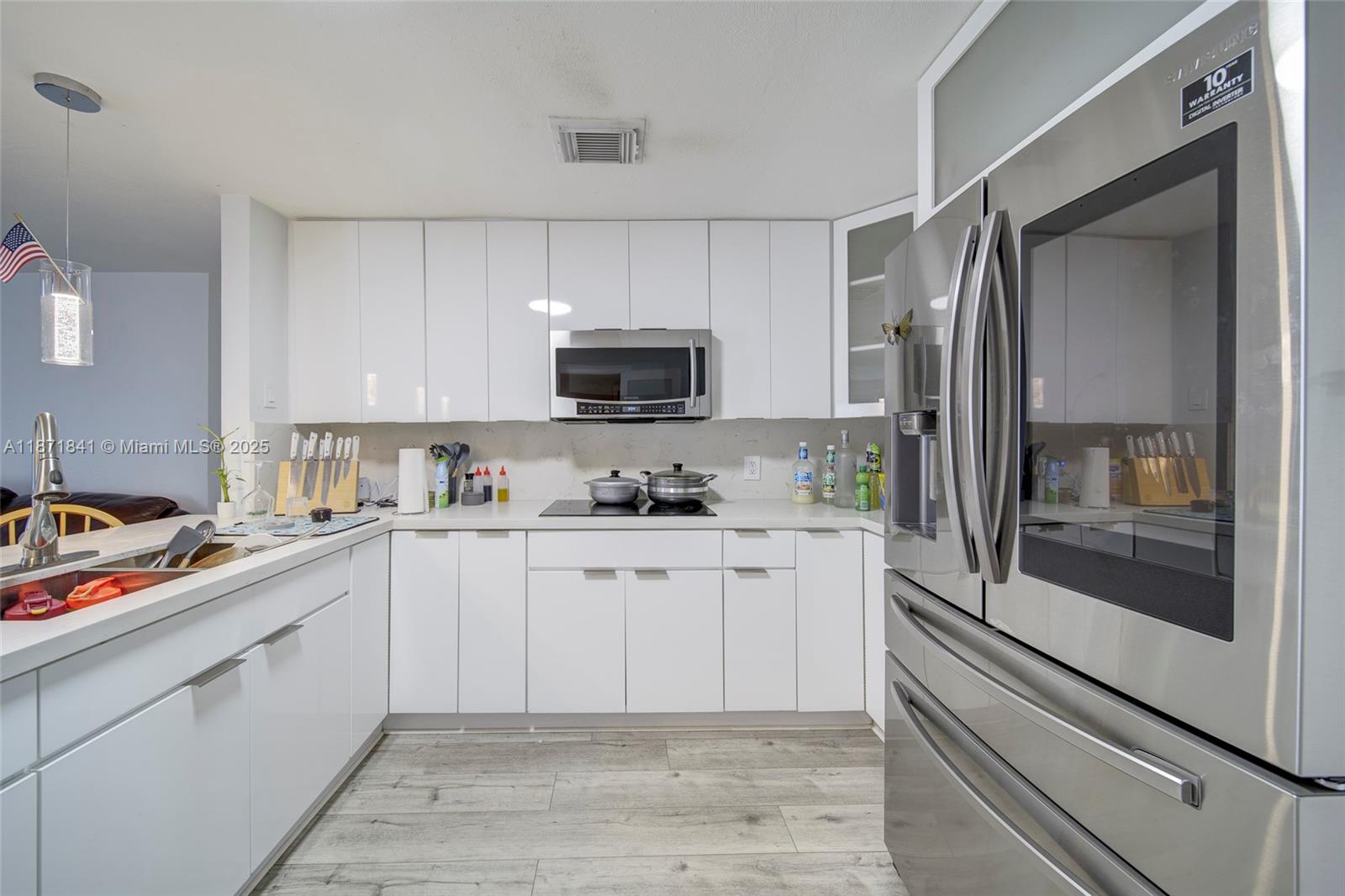 BISCAYNE VILLAGE HEIGHTS - Residential