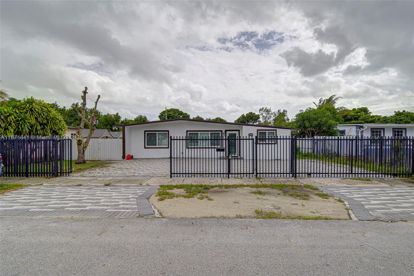 BISCAYNE VILLAGE HEIGHTS - Residential