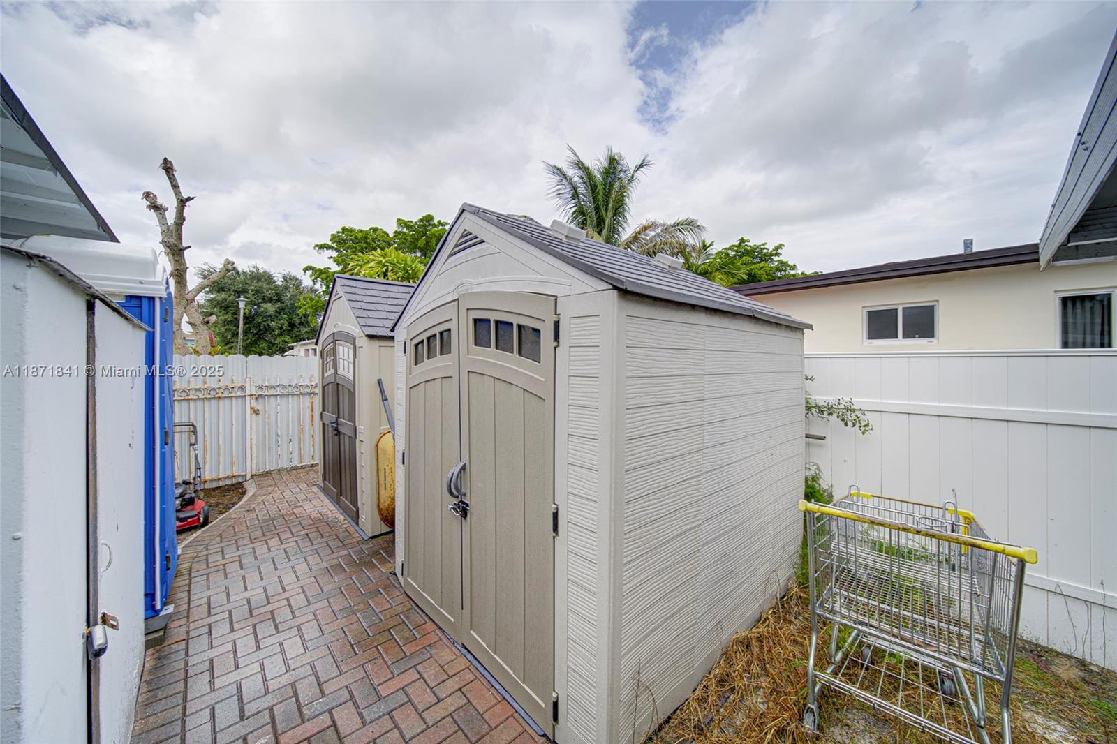 BISCAYNE VILLAGE HEIGHTS - Residential