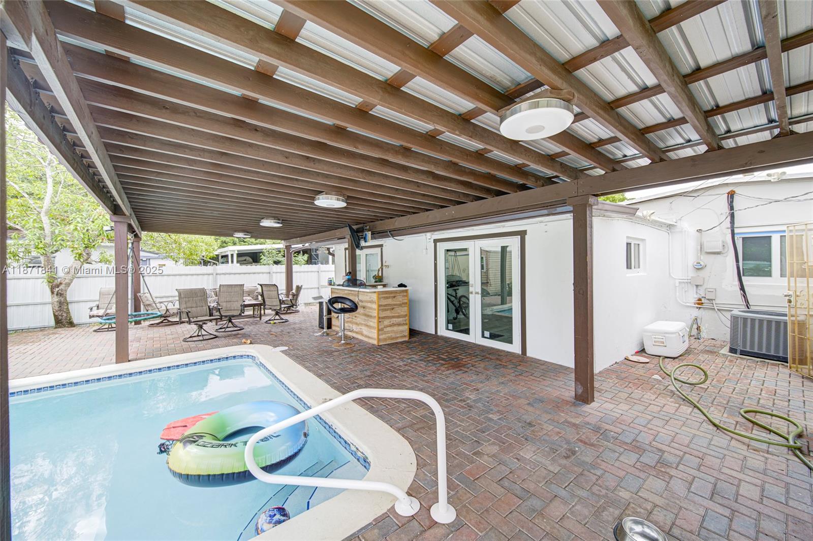 BISCAYNE VILLAGE HEIGHTS - Residential