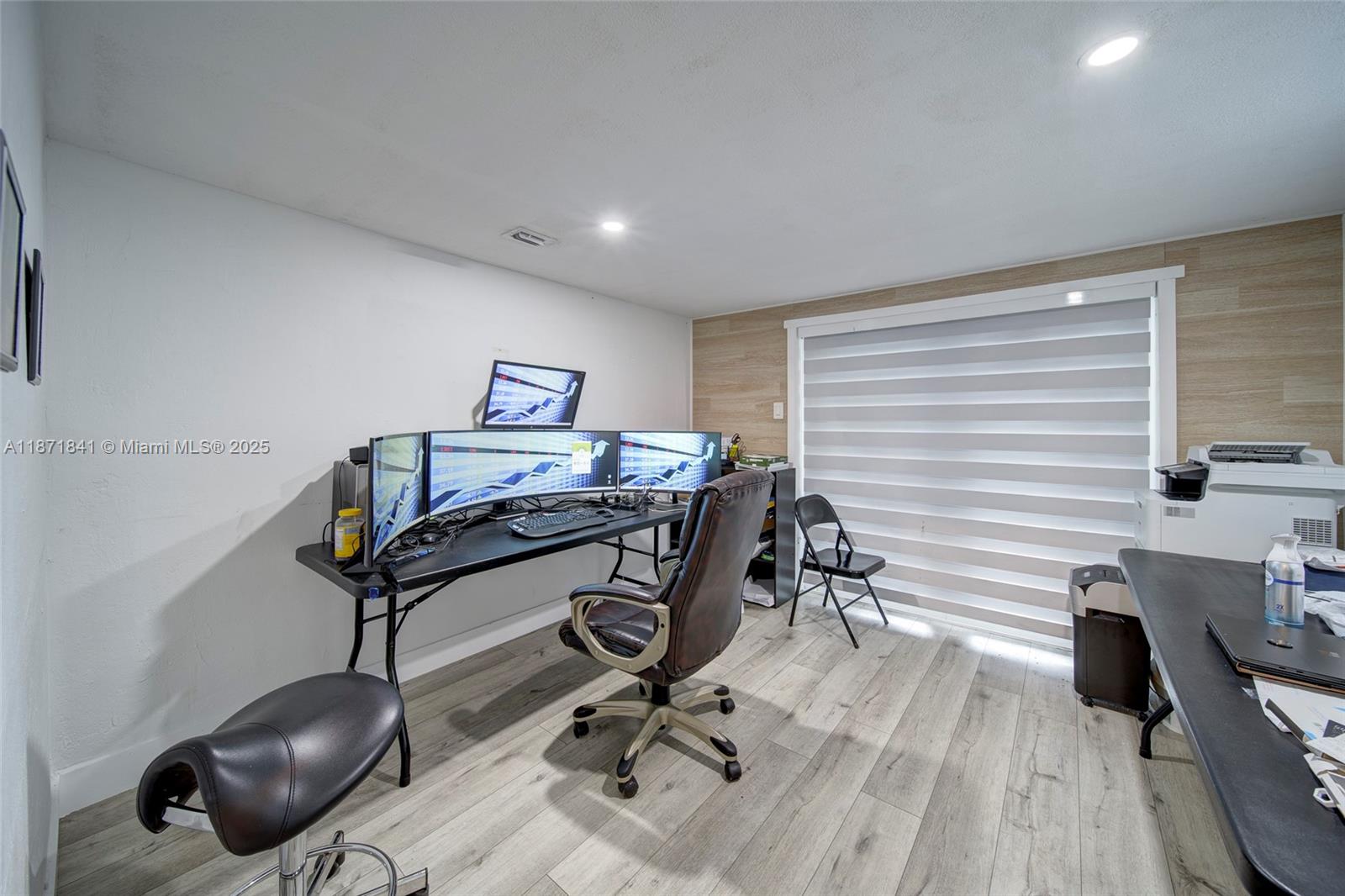 BISCAYNE VILLAGE HEIGHTS - Residential