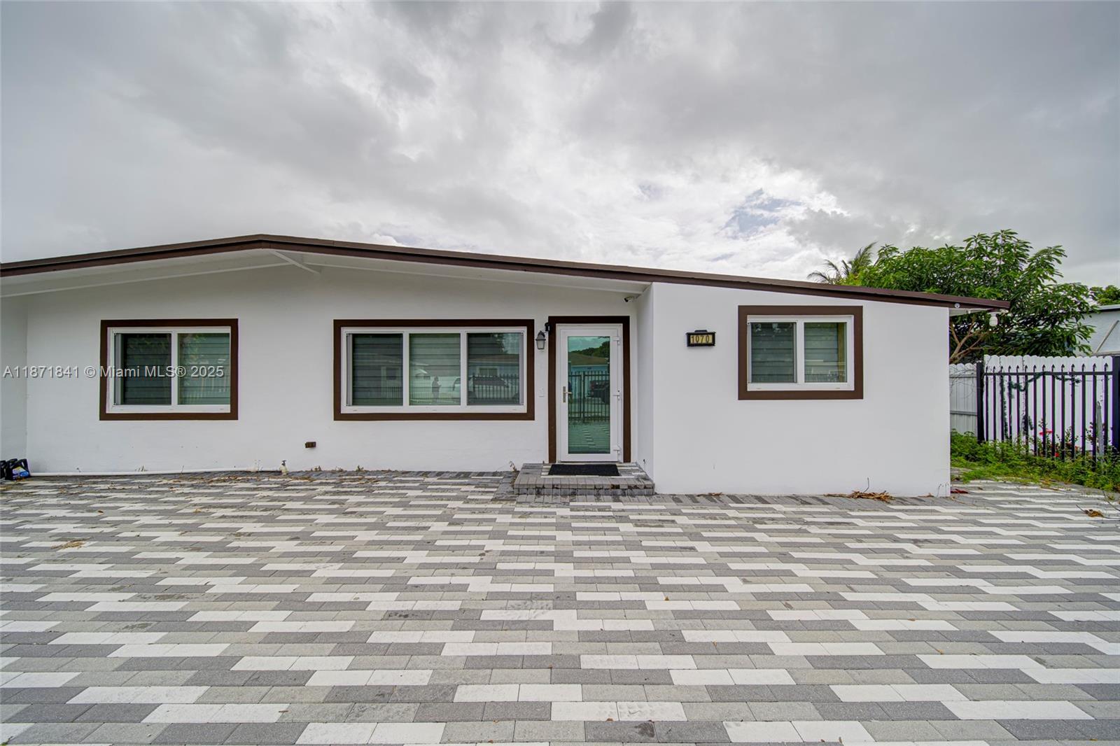 BISCAYNE VILLAGE HEIGHTS - Residential