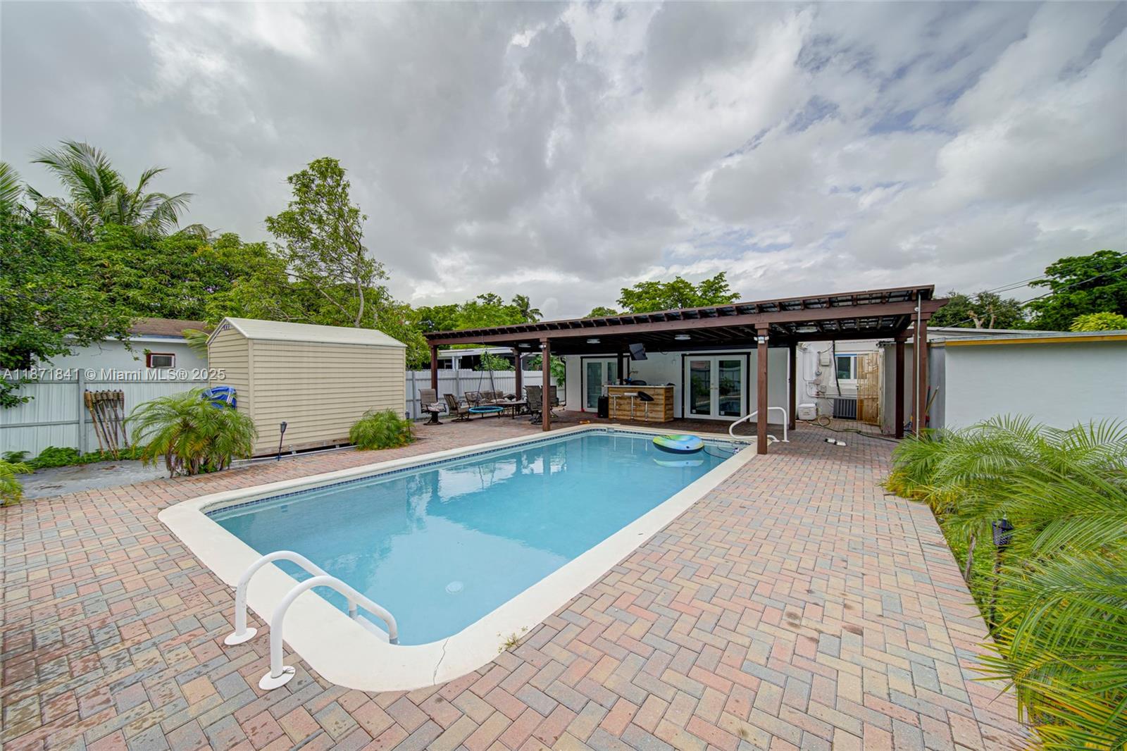 BISCAYNE VILLAGE HEIGHTS - Residential