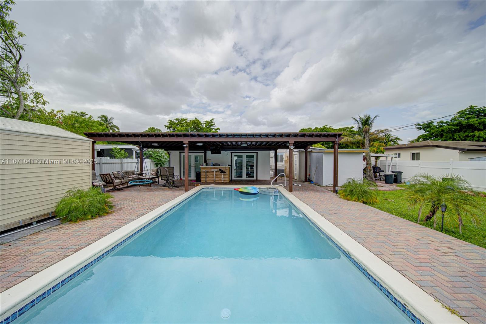 BISCAYNE VILLAGE HEIGHTS - Residential