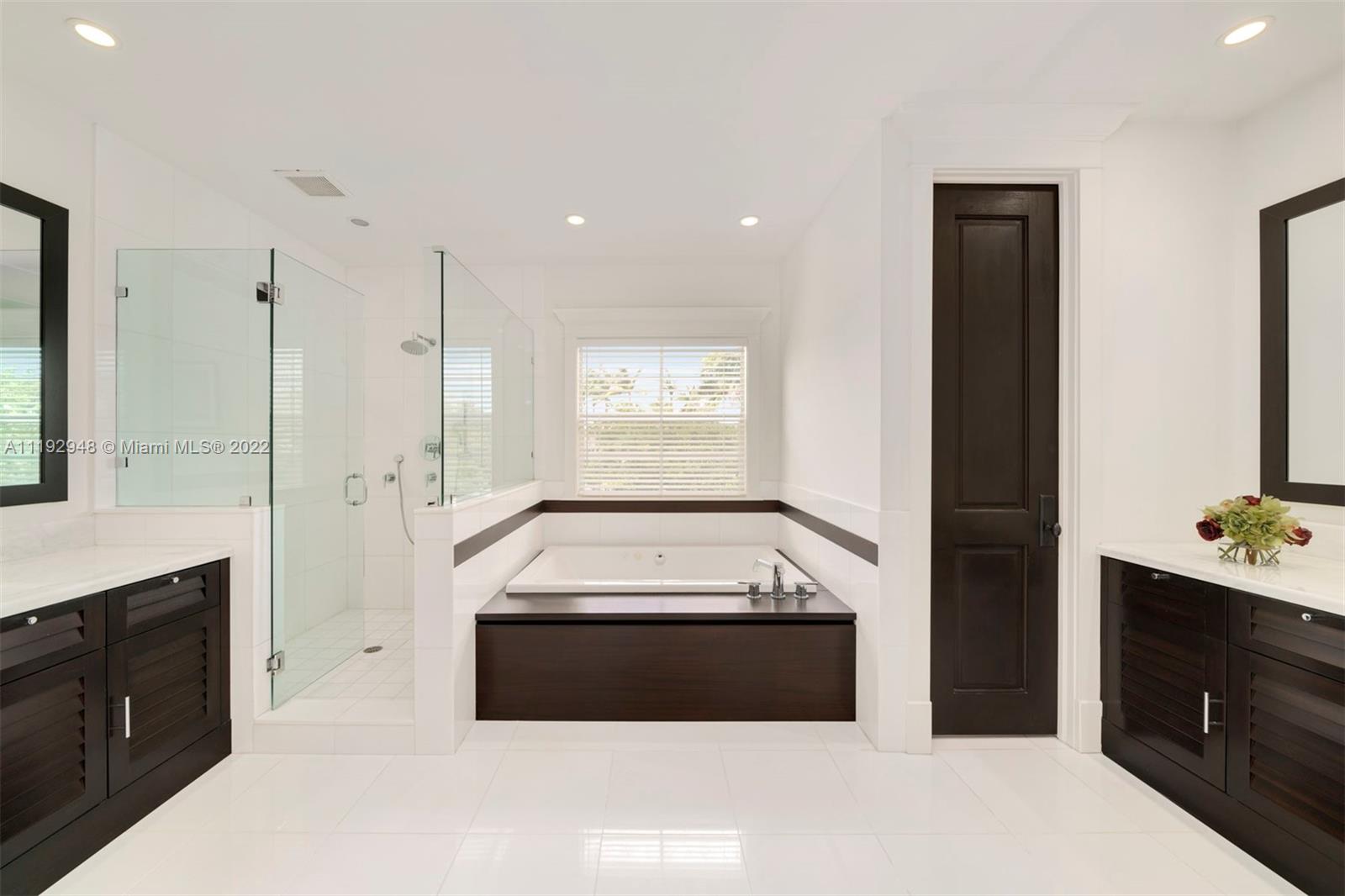 SNAPPER CREEK GROVES - Residential