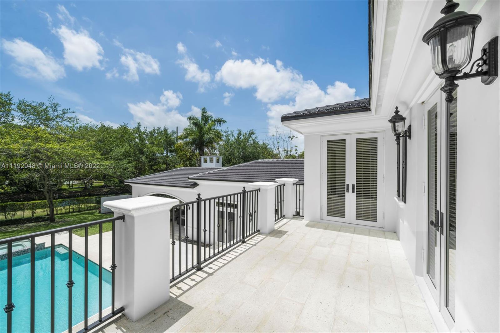 SNAPPER CREEK GROVES - Residential