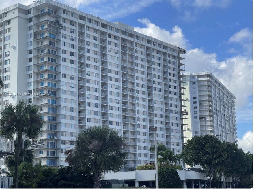 This nicely kept 1 bedroom with 1.5 baths has a beautiful panoramic view facing South!! Unit has hurricane Impact Windows and Doors!! Live in the Arlen House and enjoy ALL the Amenities such as Heated Pool, Tennis, Billiards, 24 hour Security, Sauna, Gym and much more!! Maintenance includes A/C, Hot Water, Pest Control, Cable TV, Internet and Wifi. Come check it out, priced to sell. On Lockbox