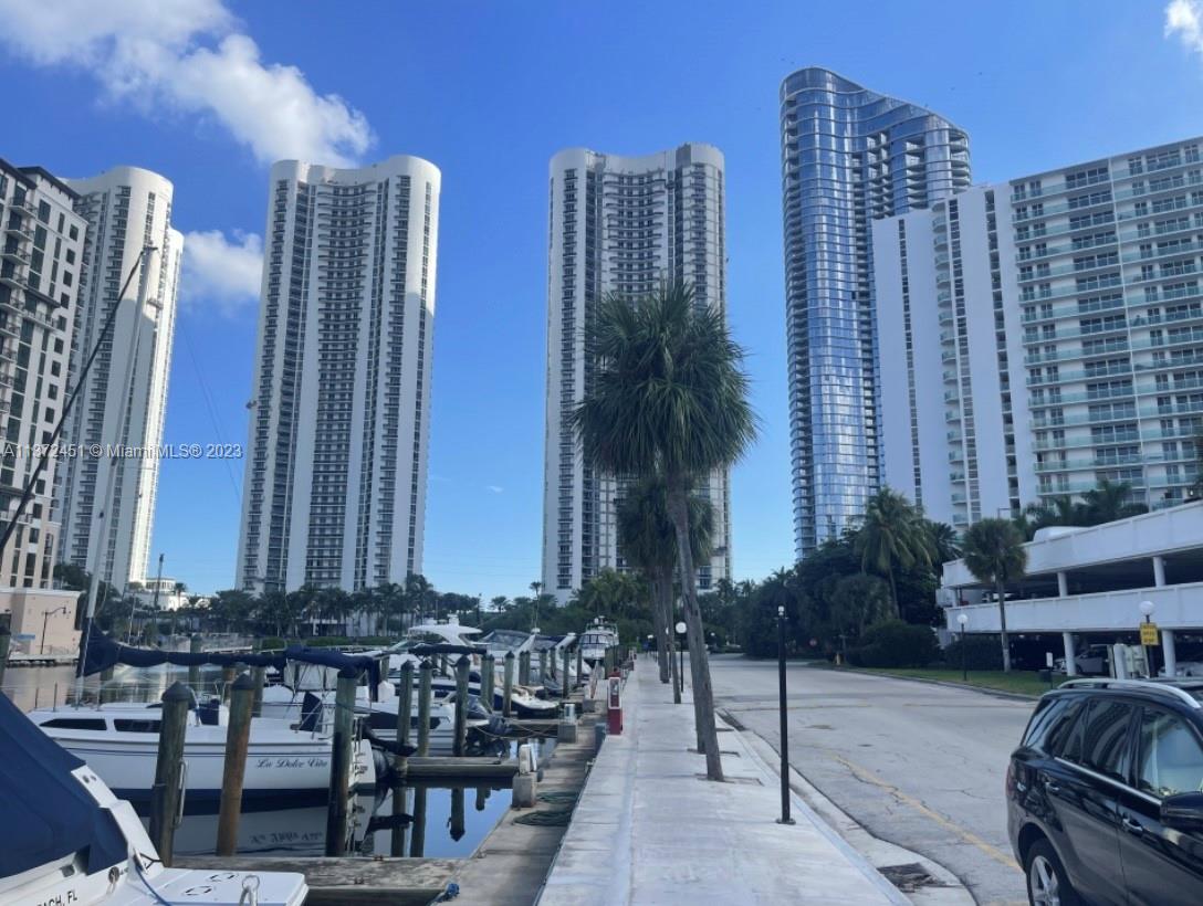ARLEN HOUSE CONDO - Residential