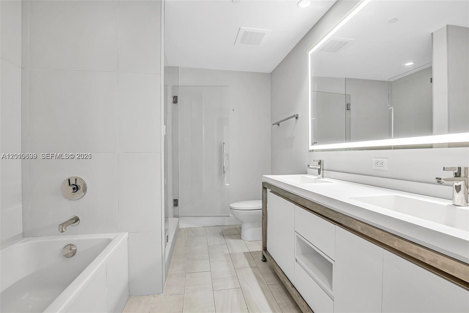 METROPICA NORTH TOWER ONE - Residential