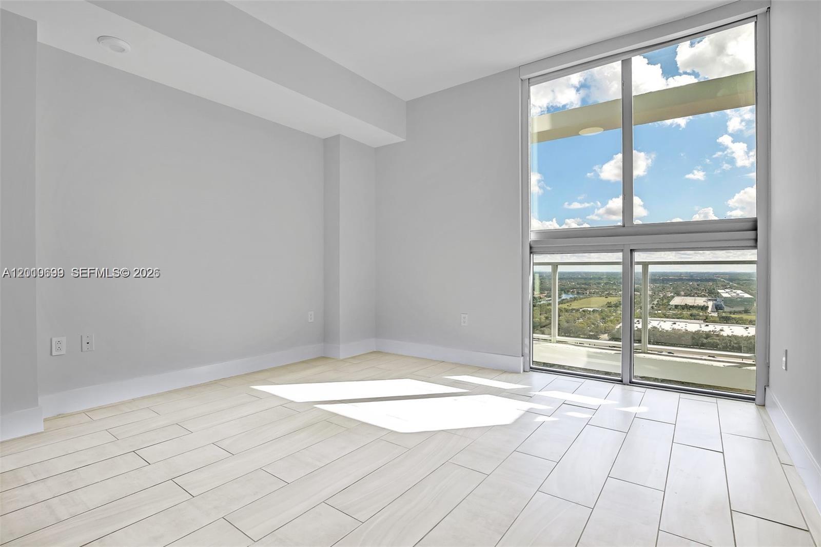 METROPICA NORTH TOWER ONE - Residential