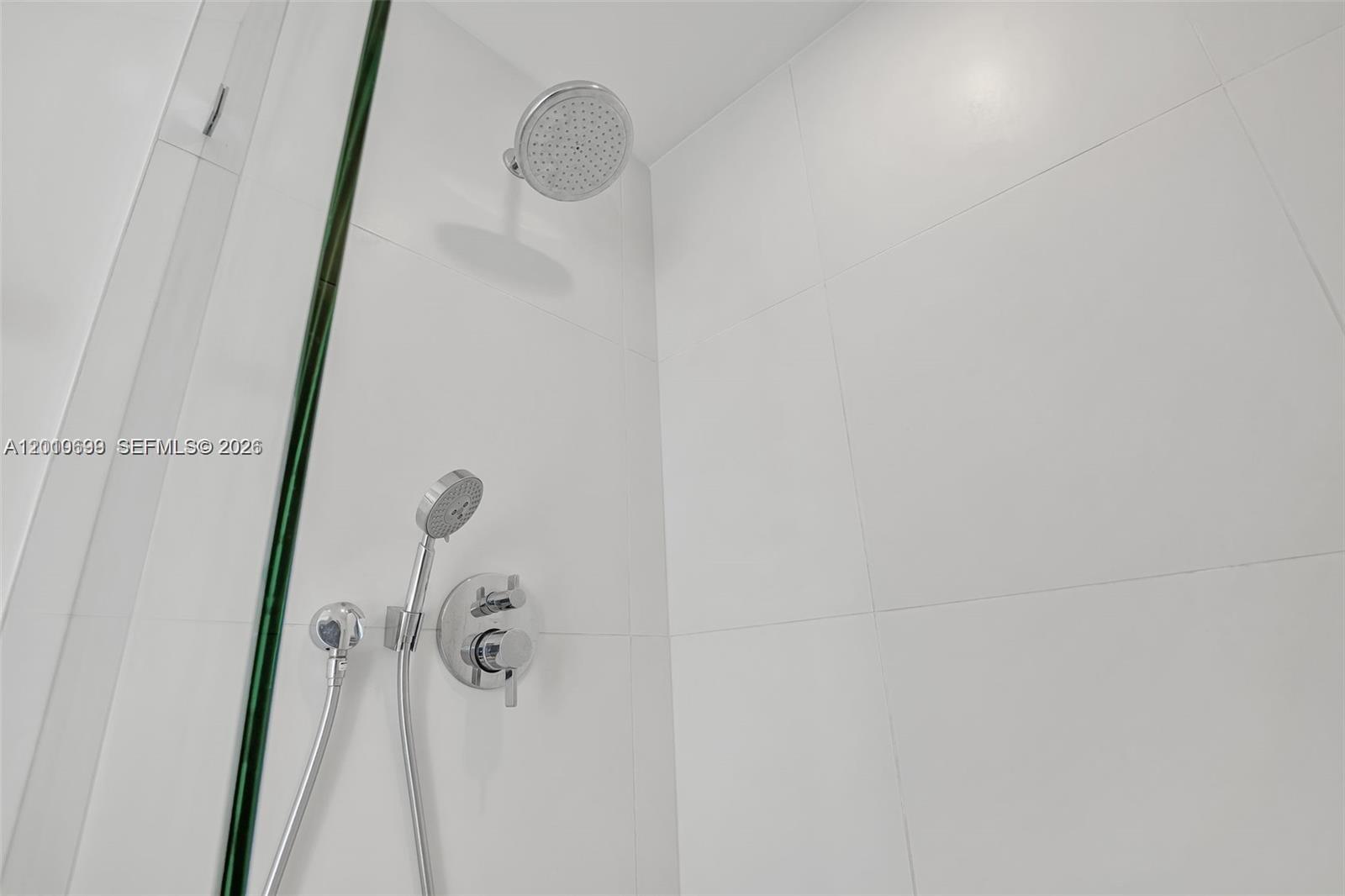 METROPICA NORTH TOWER ONE - Residential