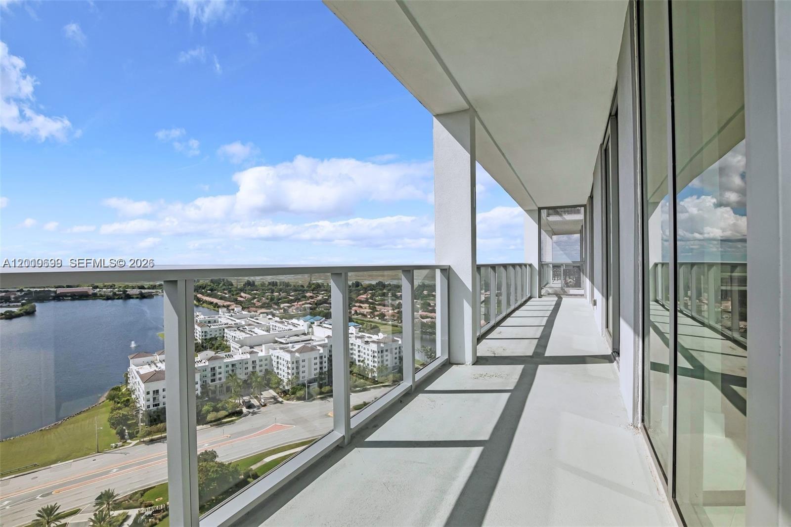 METROPICA NORTH TOWER ONE - Residential