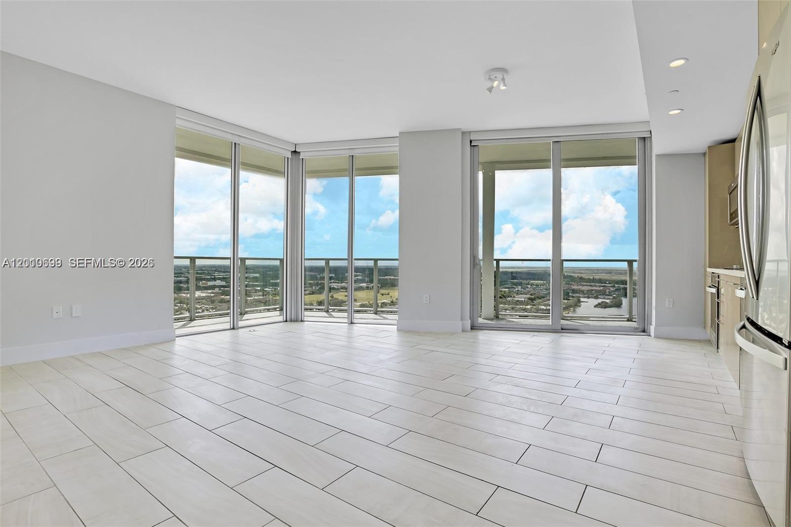 METROPICA NORTH TOWER ONE - Residential