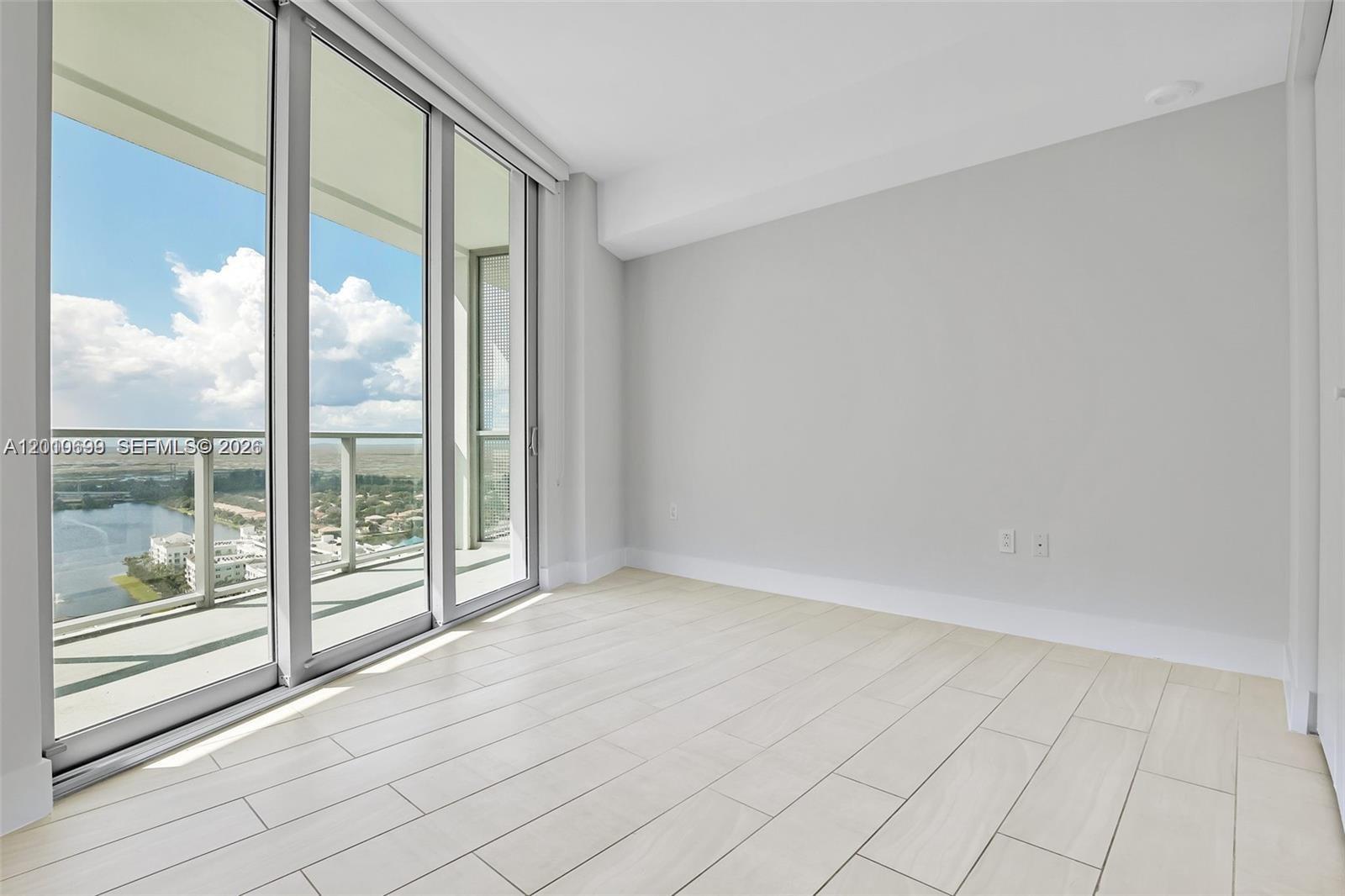 METROPICA NORTH TOWER ONE - Residential