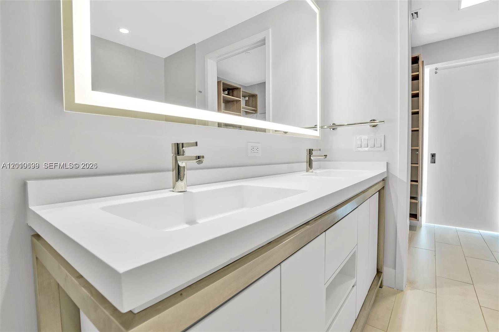 METROPICA NORTH TOWER ONE - Residential