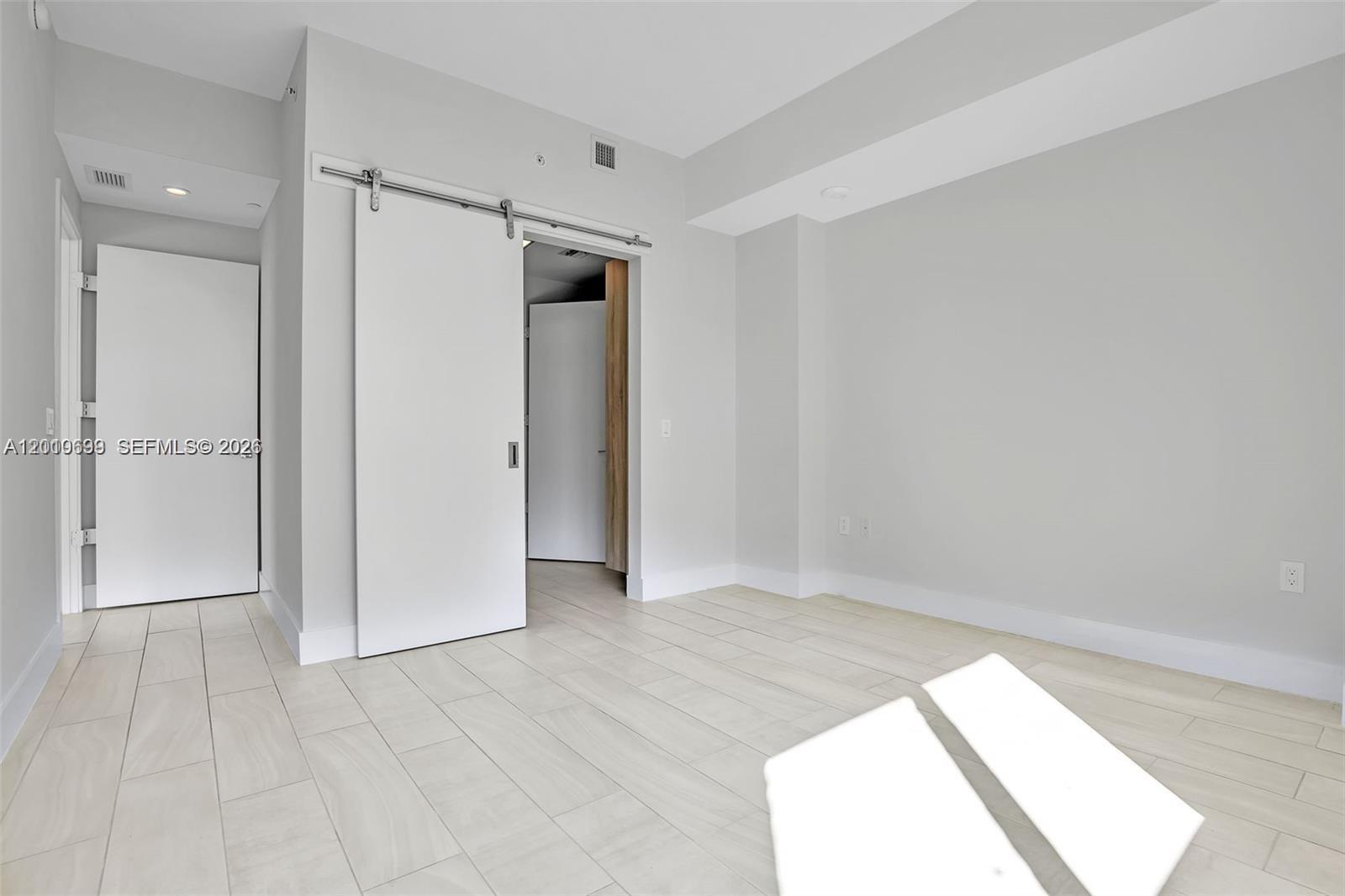 METROPICA NORTH TOWER ONE - Residential