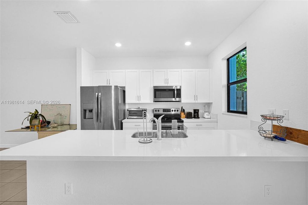 Photo of 1901 SW 5th Ct, Fort Lauderdale, FL 33312 (MLS # A11981614)