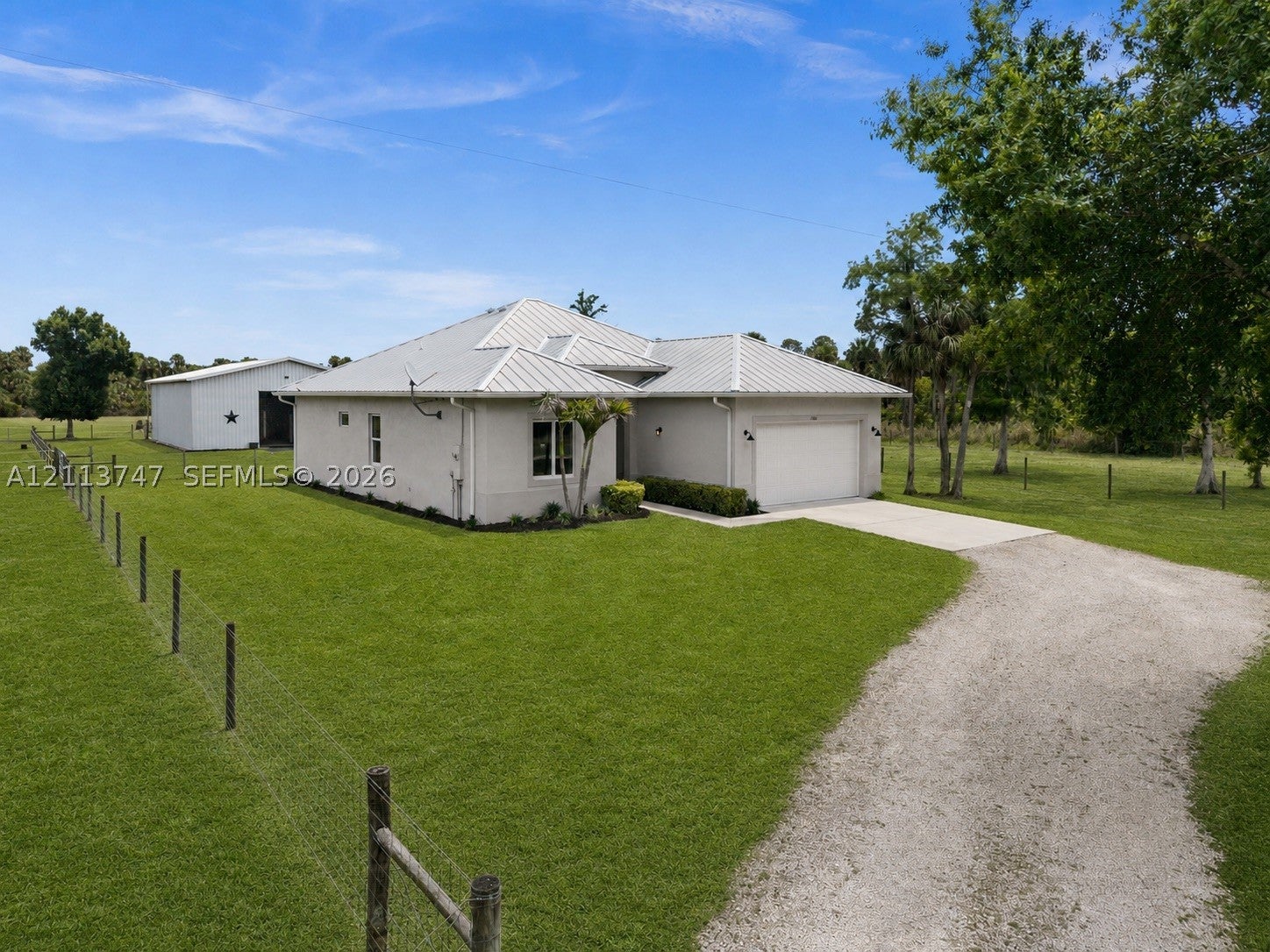 1960 Moulder Dr