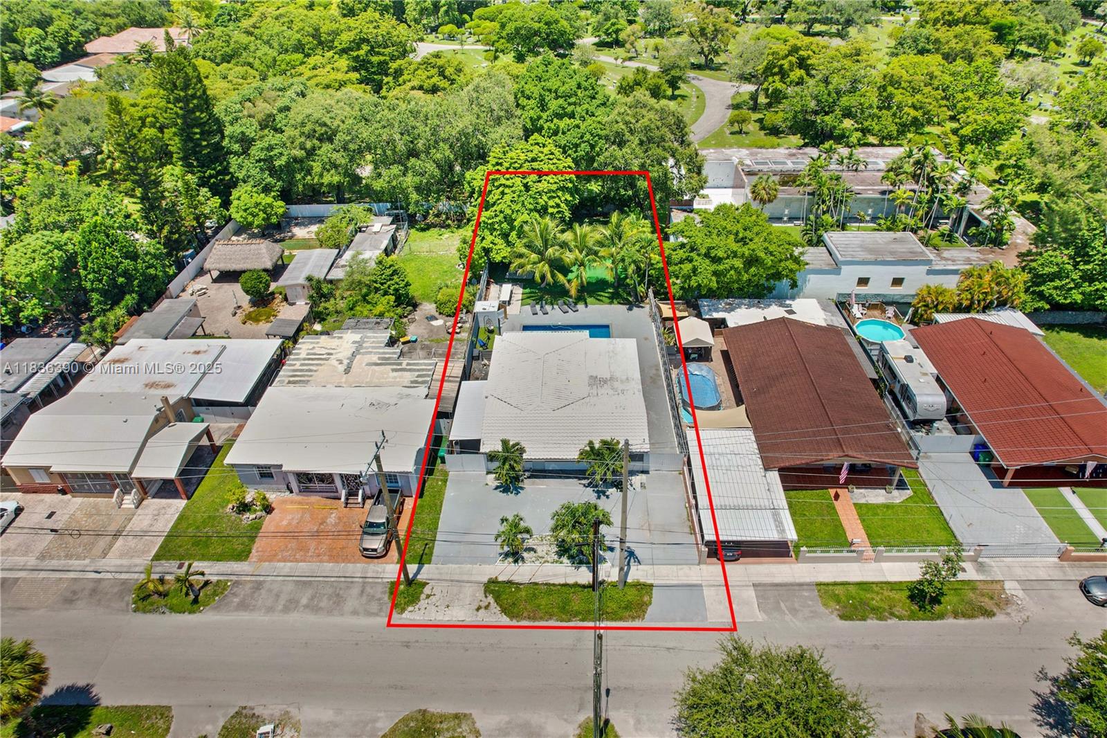 Updated Home on Double Lot – Zoned for Duplex – Motivated Seller!
Beautifully remodeled property sitting on a massive 12,180 sq ft double lot, zoned T3-O (allows for duplex or multifamily with approval). The home has been fully updated — featuring new finishes, modern touches, and move-in ready condition. It includes a private pool and is Airbnb-friendly, making it perfect for rental income or short-term stays. Plus, it’s conveniently located close to major highways for easy Miami access.
Whether you want to live in it, rent it, or build something new, the potential here is huge. Seller is motivated and ready to make a deal. Don’t miss this rare opportunity in a fast-growing area!