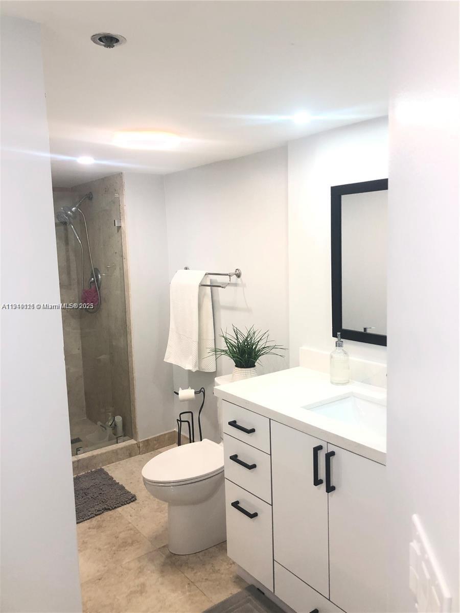 VENETIA CONDO/The Grand - Residential Lease