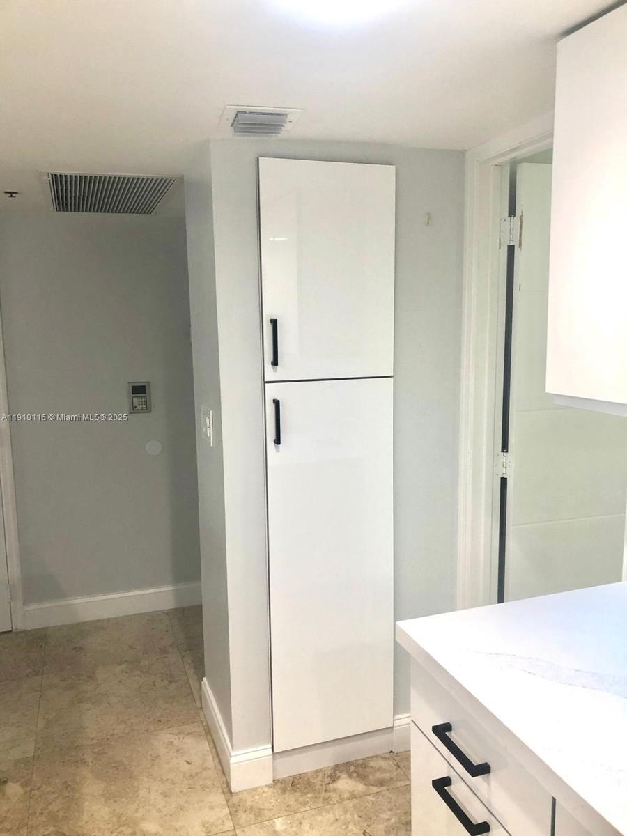 VENETIA CONDO/The Grand - Residential Lease