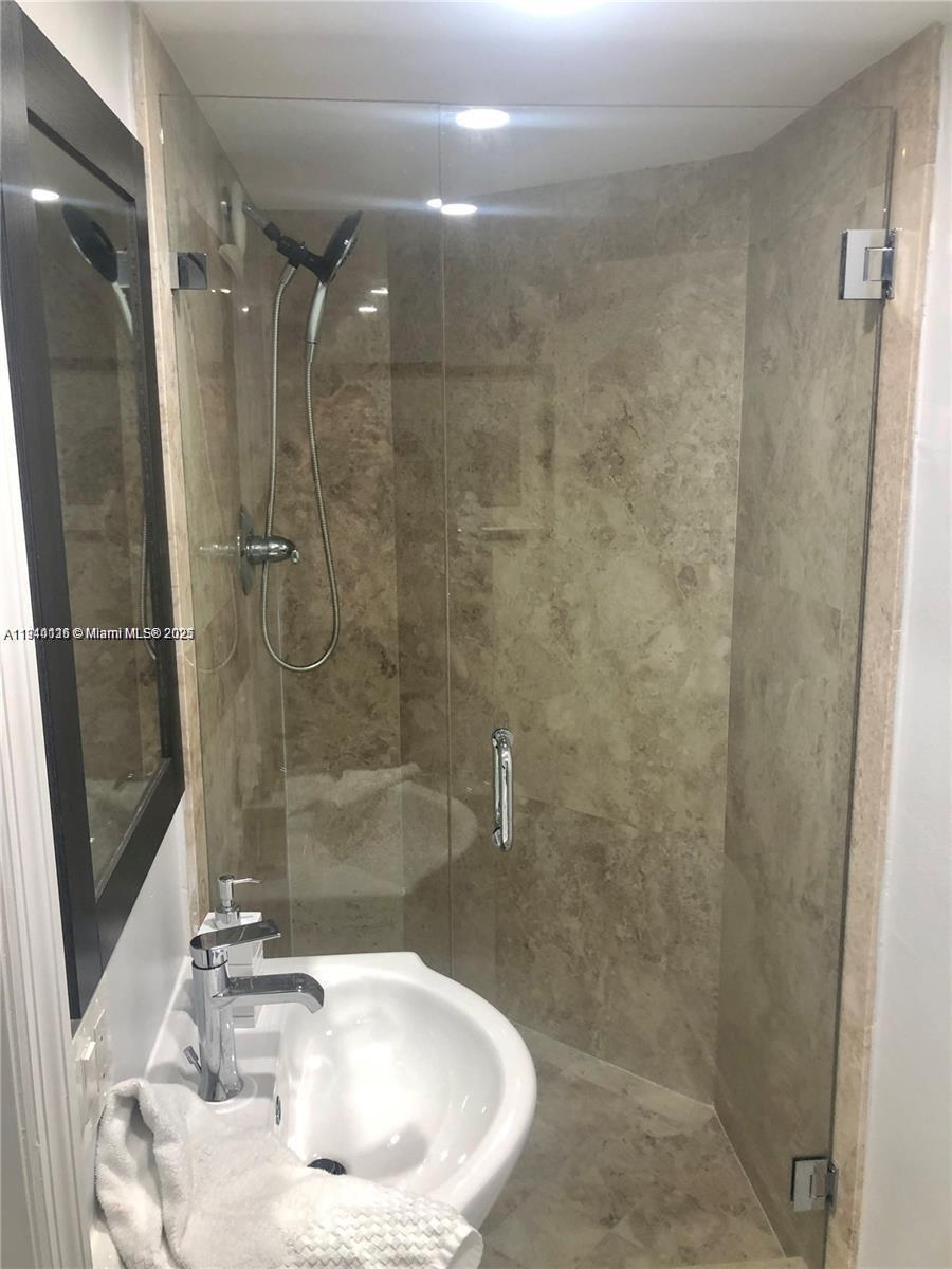 VENETIA CONDO/The Grand - Residential Lease