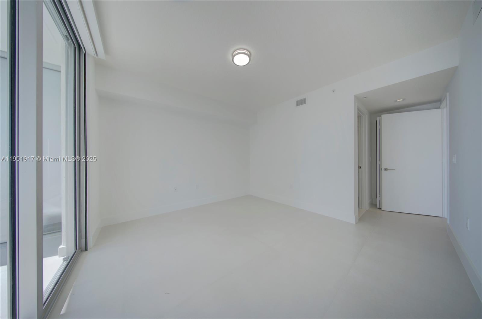 PARQUE TOWERS CONDO - Residential Lease